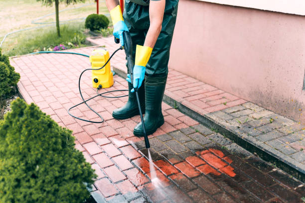 Best Sidewalk Pressure Washing  in Manson, WA